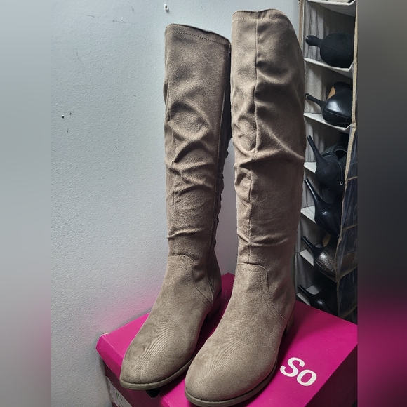 Stylish Tan Suade Lace-Up/Zipper Women's Boots - Picture 2 of 8